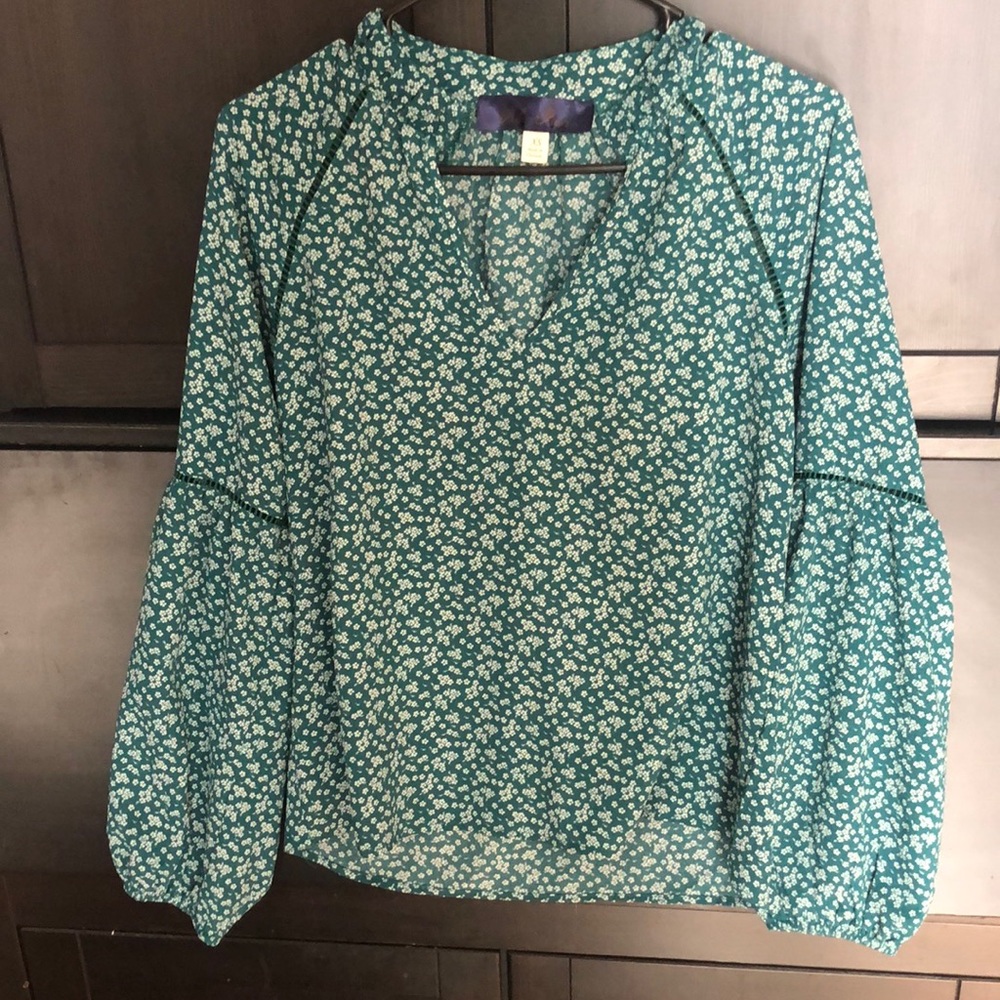 Francesca’s green floral long sleeve top